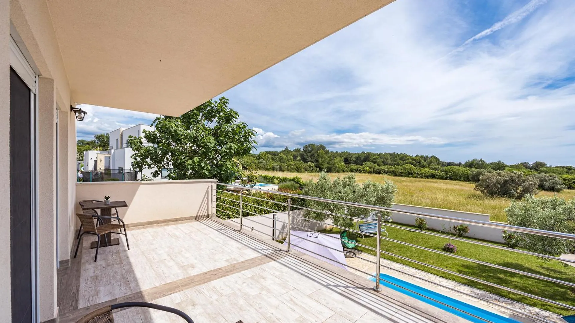 Villa Sunny Olive Peroj