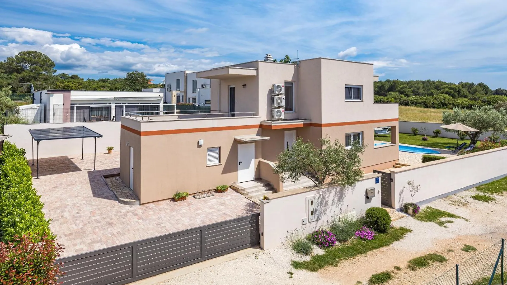 Villa Sunny Olive Peroj