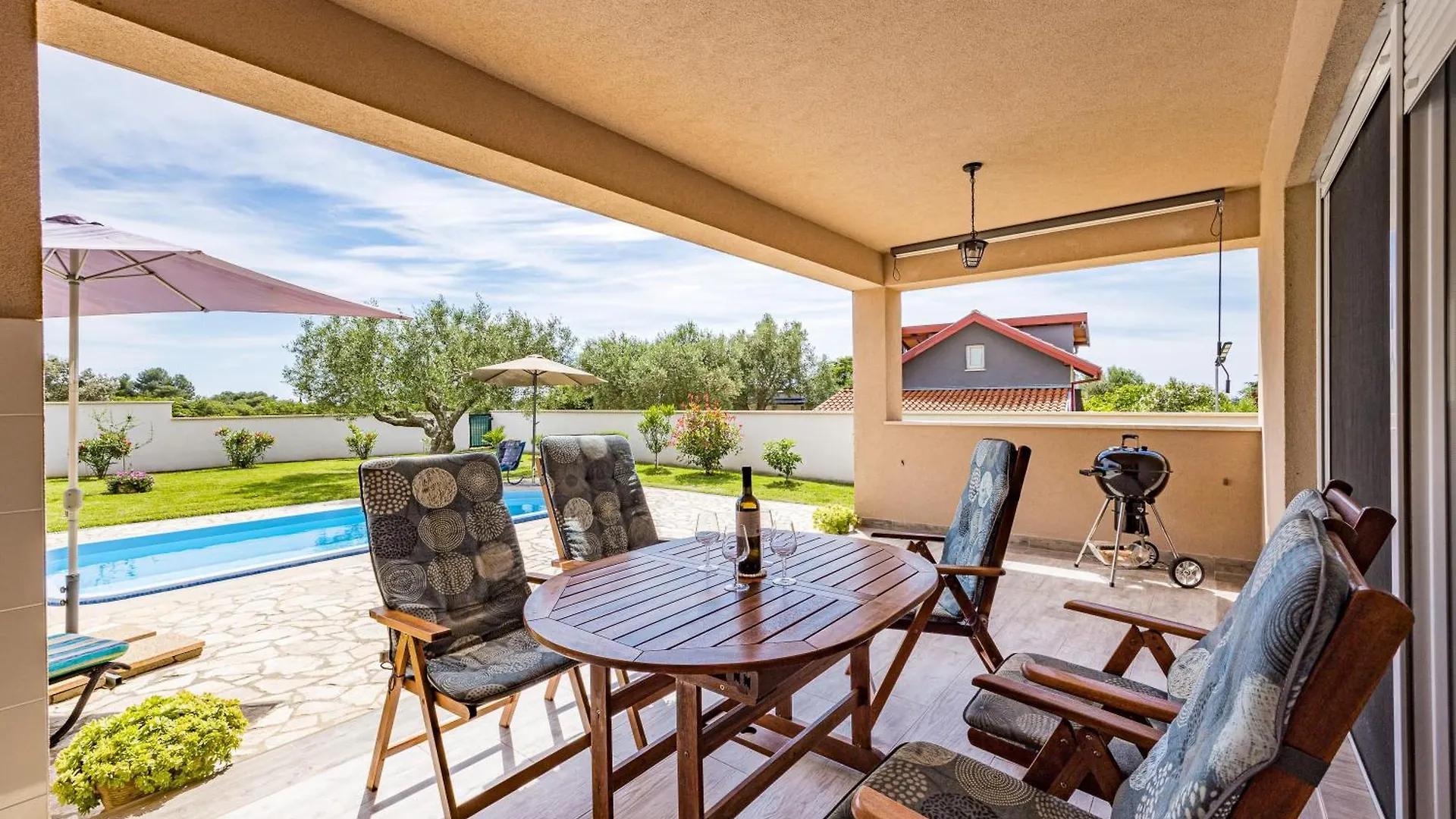Villa Sunny Olive Peroj