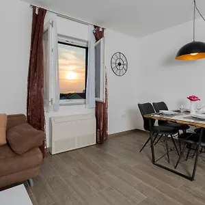 Apartmán Anja, Peroj